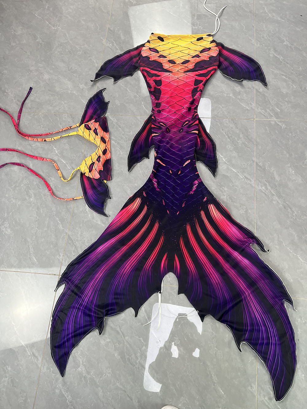 オリジナルカラー人魚の尾人魚の皮人魚の足ひれ水族館パフォーマ - Aquarium & Marine Museum Universiti Malaysia Sabah Kota Kinabalu Sabah Reviews のレビューと価格
